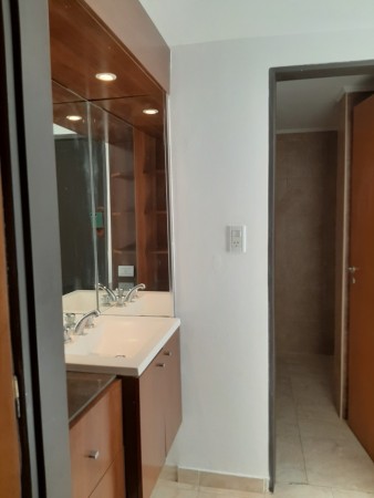 INMOBILIARIA GOMEZ GHISI Y D. FENES NEG INMOB. VENDEN: