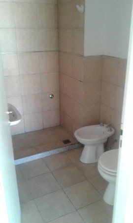 INMOBILIARIA GOMEZ GHISI Y D. FENES NEG INMOB. ALQUILAN: