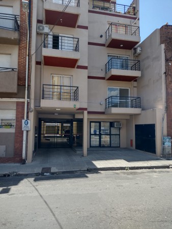 INMOBILIARIA GOMEZ GHISI Y D. FENES NEG INMOB. ALQUILAN: