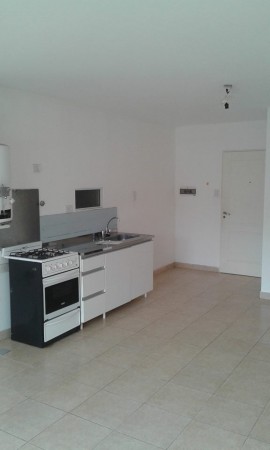 INMOBILIARIA GOMEZ GHISI Y D. FENES NEG INMOB. ALQUILAN:
