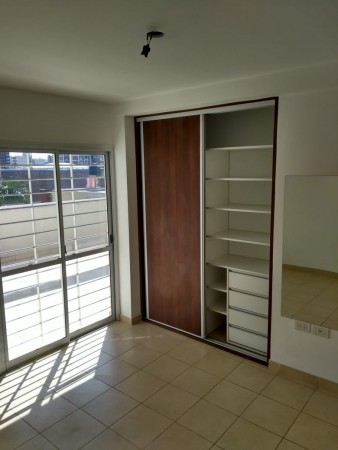 INMOBILIARIA GOMEZ GHISI Y D. FENES NEG INMOB. ALQUILAN: