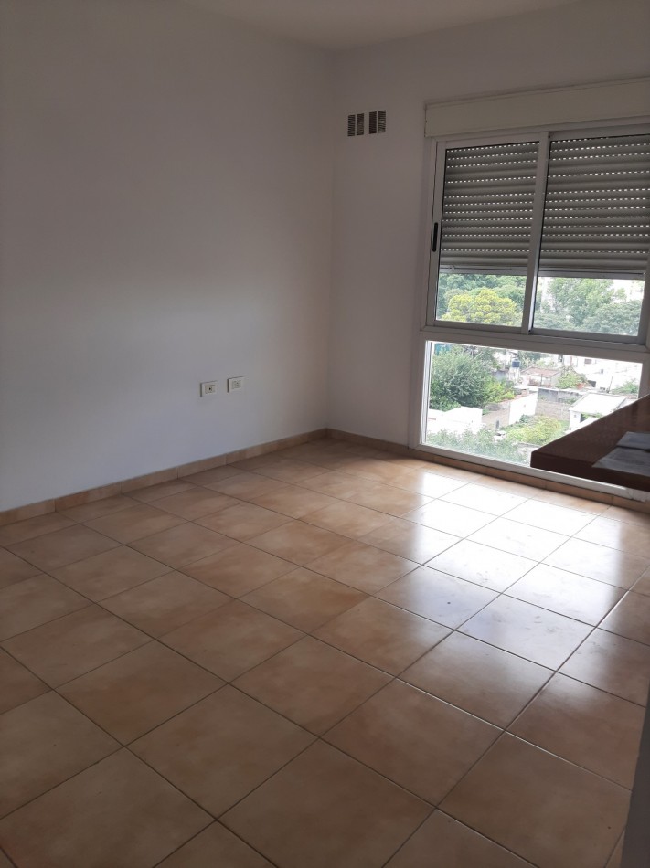 CALLE FELICIANO 39 DPTO 1 DORMITORIO