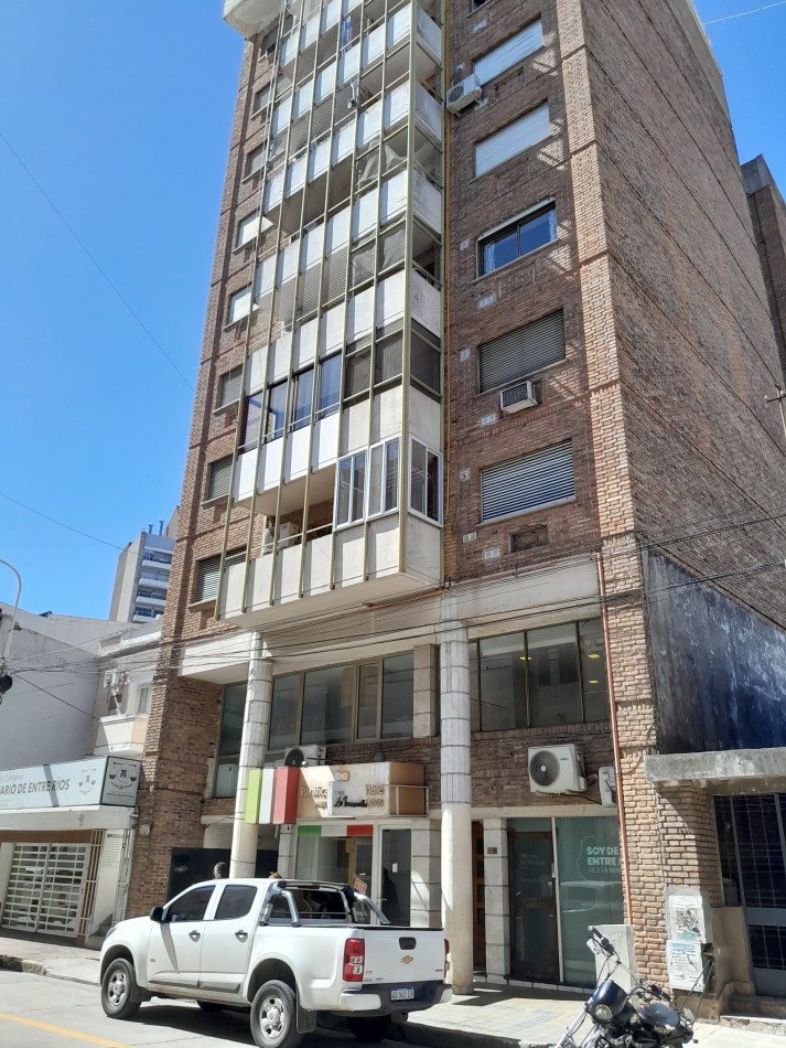 ALQUILAMOS DPTO Calle Santa Fe 384 Frente a casa de gobierno.