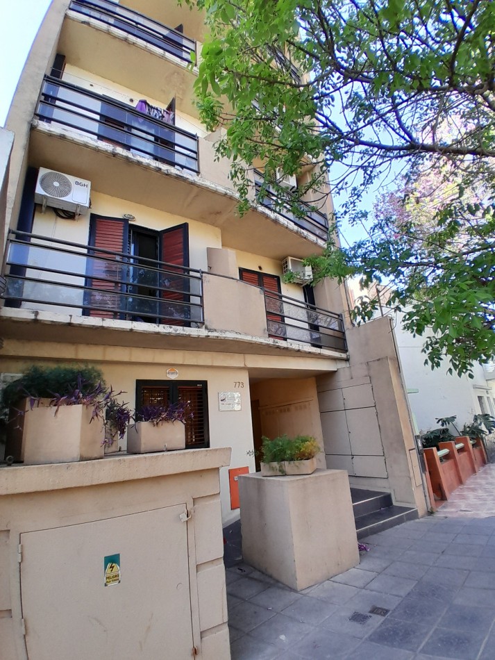 ALQUILAMOS DPTO DE 1 DORMITORIO A. PASOS 773