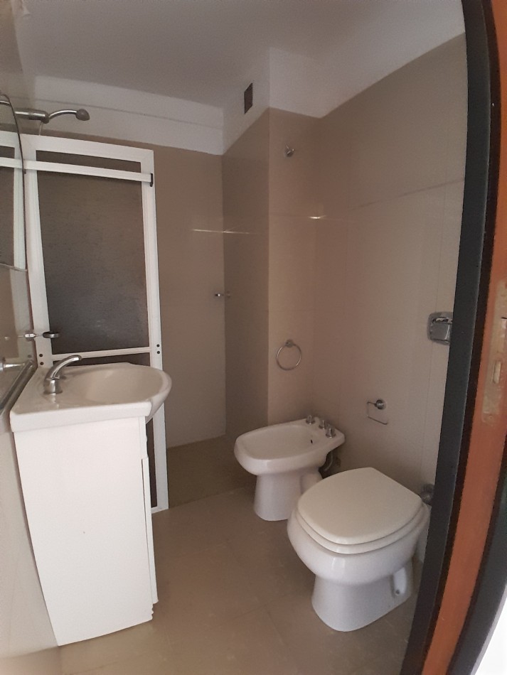 ALQUILAMOS DPTO DE 1 DORMITORIO A. PASOS 773