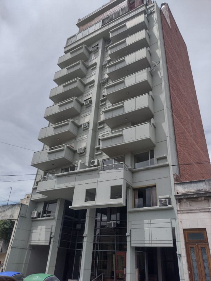 ALQUILAMOS Semi piso calle Colon 56 2 dormitorios y cochera