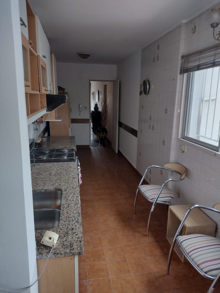 ALQUILAMOS Semi piso calle Colon 56 2 dormitorios y cochera