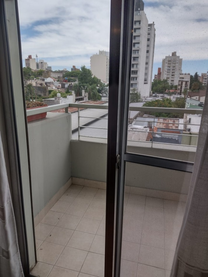 ALQUILAMOS Semi piso calle Colon 56 2 dormitorios y cochera