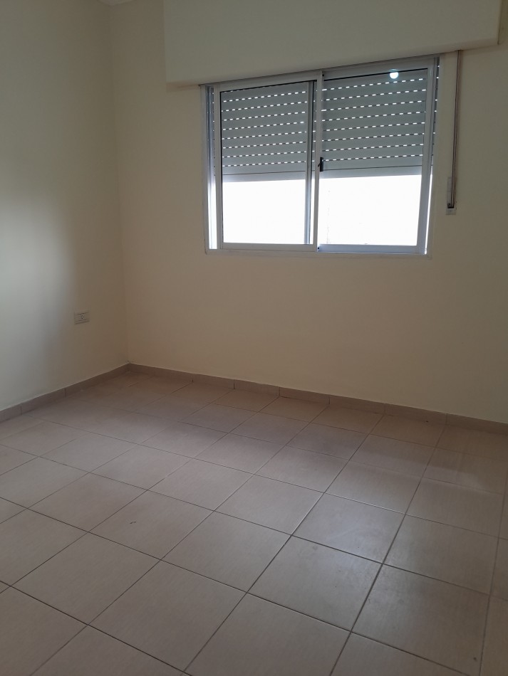 ALQUILAMOS DPTO 1 DORMITORIO CON PATIO. Calle Echague 854
