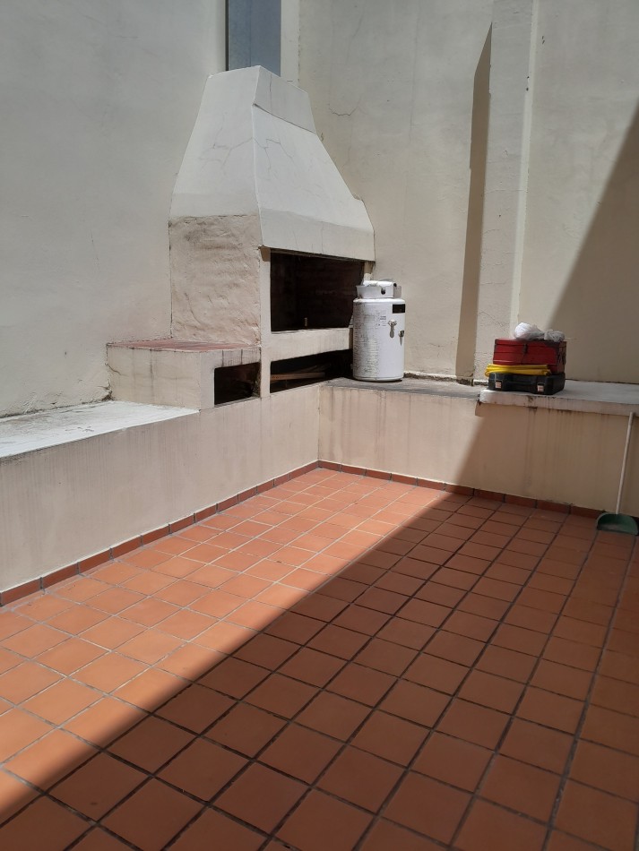 ALQUILAMOS DPTO 1 DORMITORIO CON PATIO. Calle Echague 854