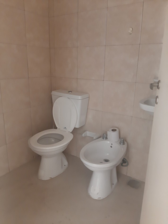 ALQUILAMOS DPTO 1 DORMITORIO CON PATIO. Calle Echague 854