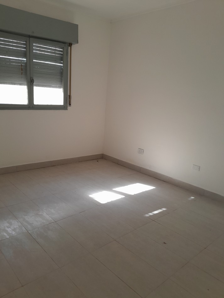 ALQUILER CALLE RONDEAU 1727 Dpto en planta baja con cochera