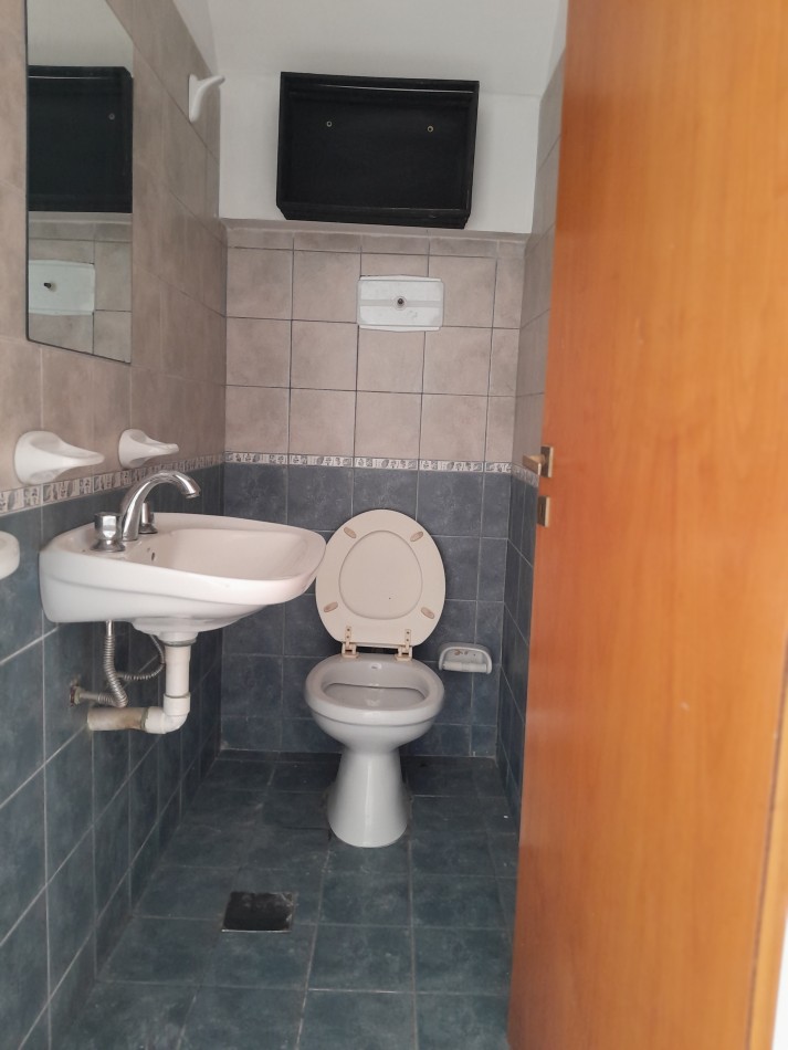 ALQUILAMOS DUPLEX CALLE Saravi 376 2 dormitorios cochera.