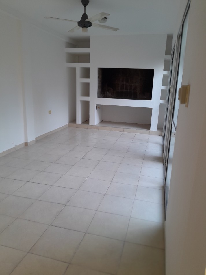 ALQUILAMOS DUPLEX CALLE Saravi 376 2 dormitorios cochera.