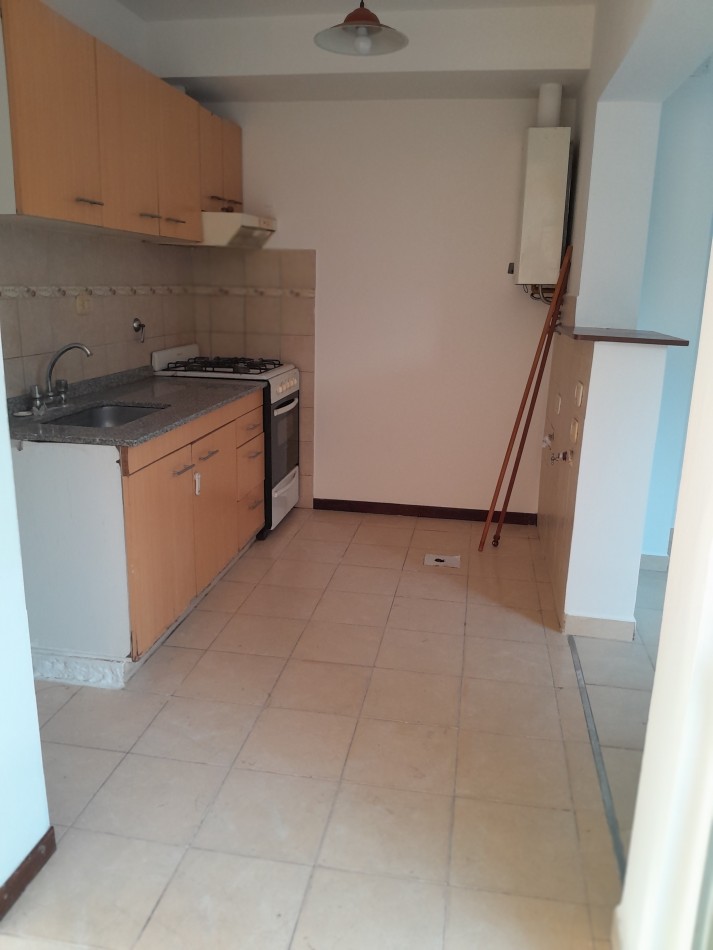 ALQUILAMOS DUPLEX CALLE Saravi 376 2 dormitorios cochera.
