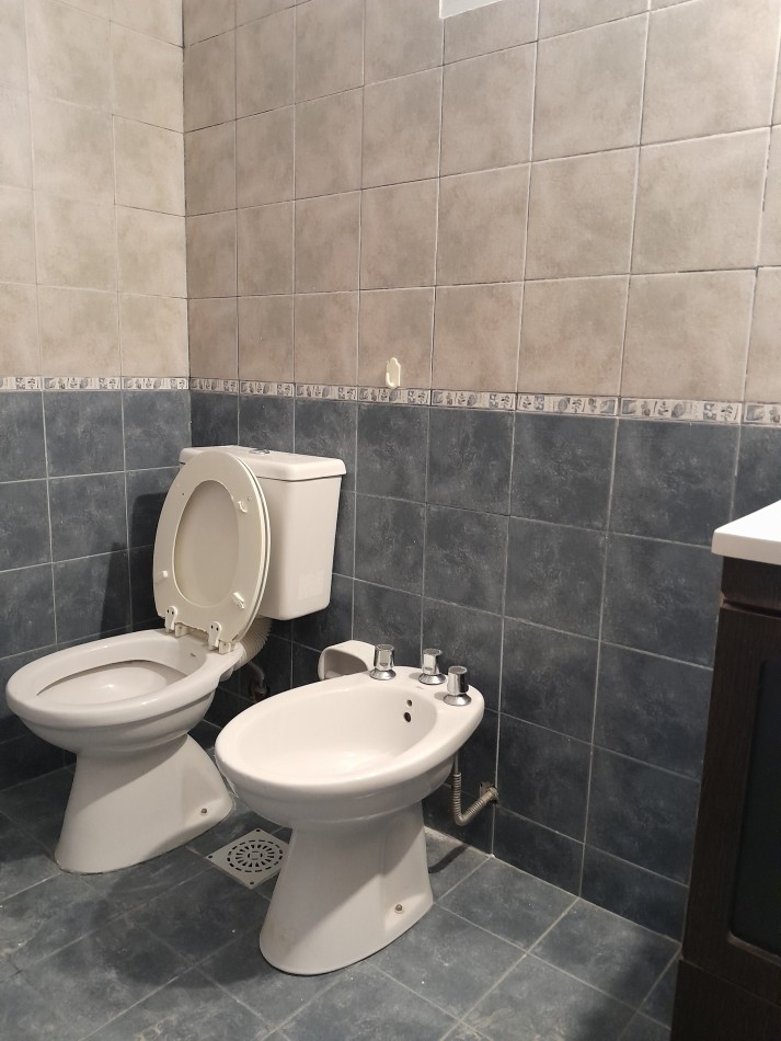 ALQUILAMOS DUPLEX CALLE Saravi 376 2 dormitorios cochera.