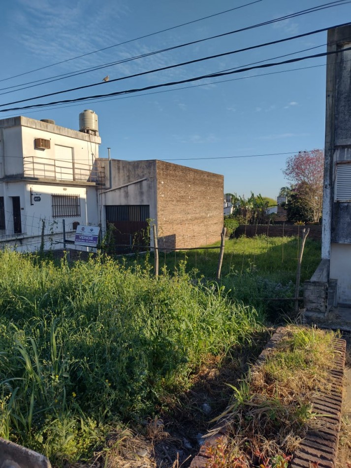 VENDEMOS TERRENO Don Bosco casi Gdor. Crespo