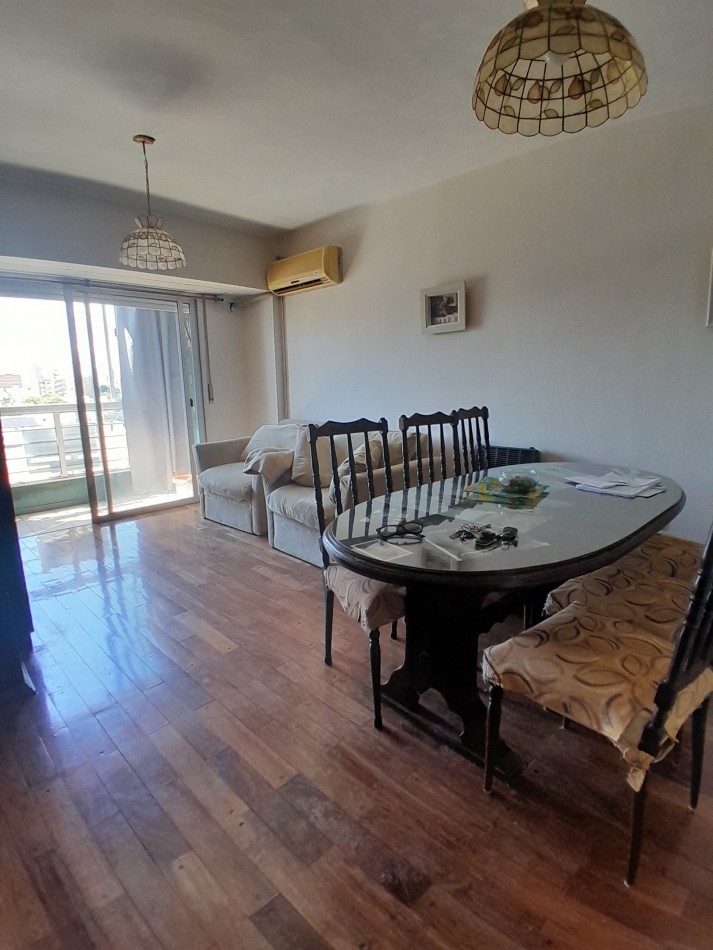 VENDEMOS Calle Diamante 60 Dpto 2 dormitorios y cochera.