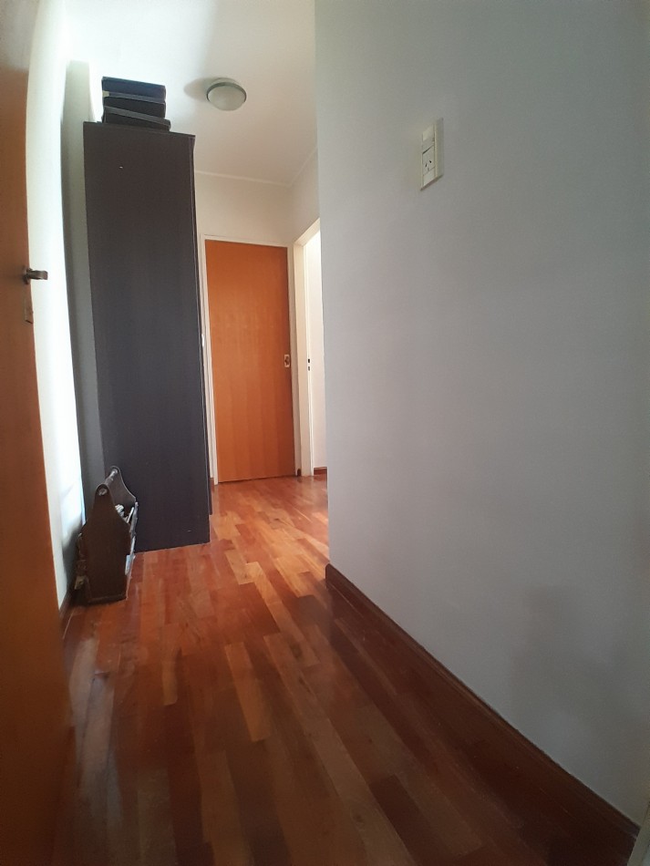 VENDEMOS Calle Diamante 60 Dpto 2 dormitorios y cochera.