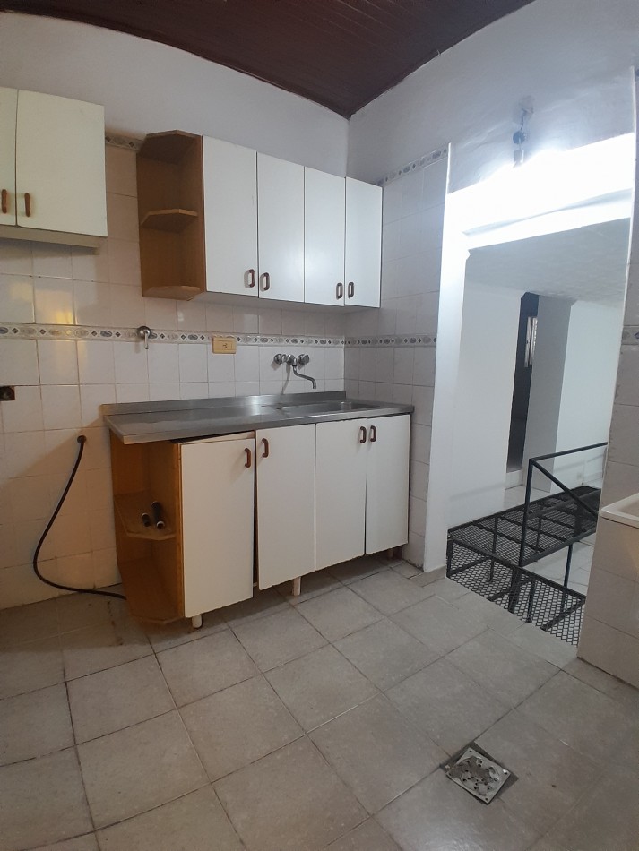 ALQUILAMOS Dpto de 2 dormitorios calle Churruarin 675 P/A