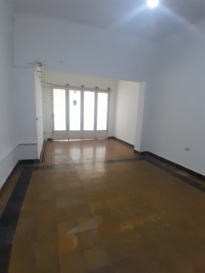 ALQUILAMOS AMPLIA CASA Calle A. Brown 559