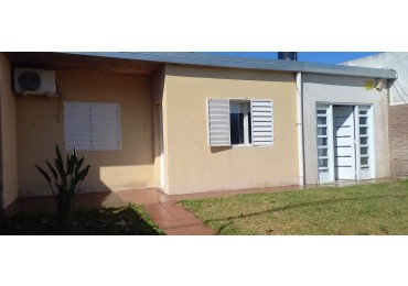 ALQUILAMOS CASA Barrio empleado de Comercio (Zona Zanni al final)