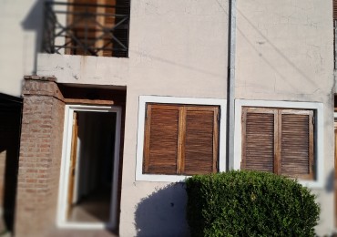 ALQUILAMOS DUPLEX CALLE Saravi 376 2 dormitorios cochera.
